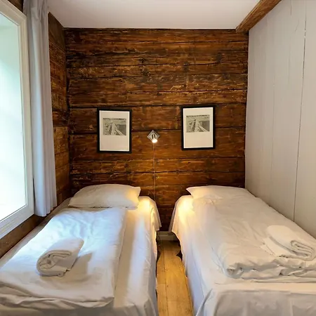 Brekke Gard Hostel *