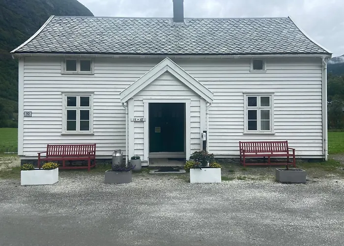 Hostel Brekke Gard *