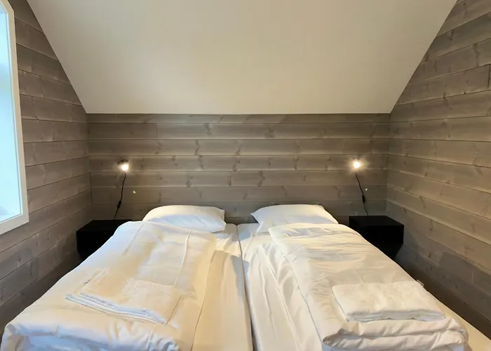 Brekke Gard Hostel *