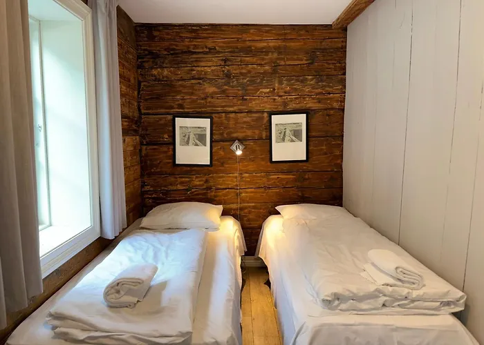 Brekke Gard Hostal *